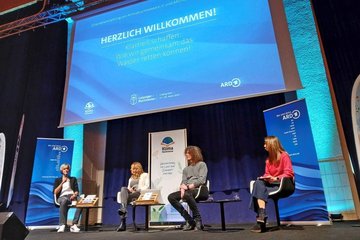 Podiumsdiskussion bei der Klimabuchmesse im letzten Jahr