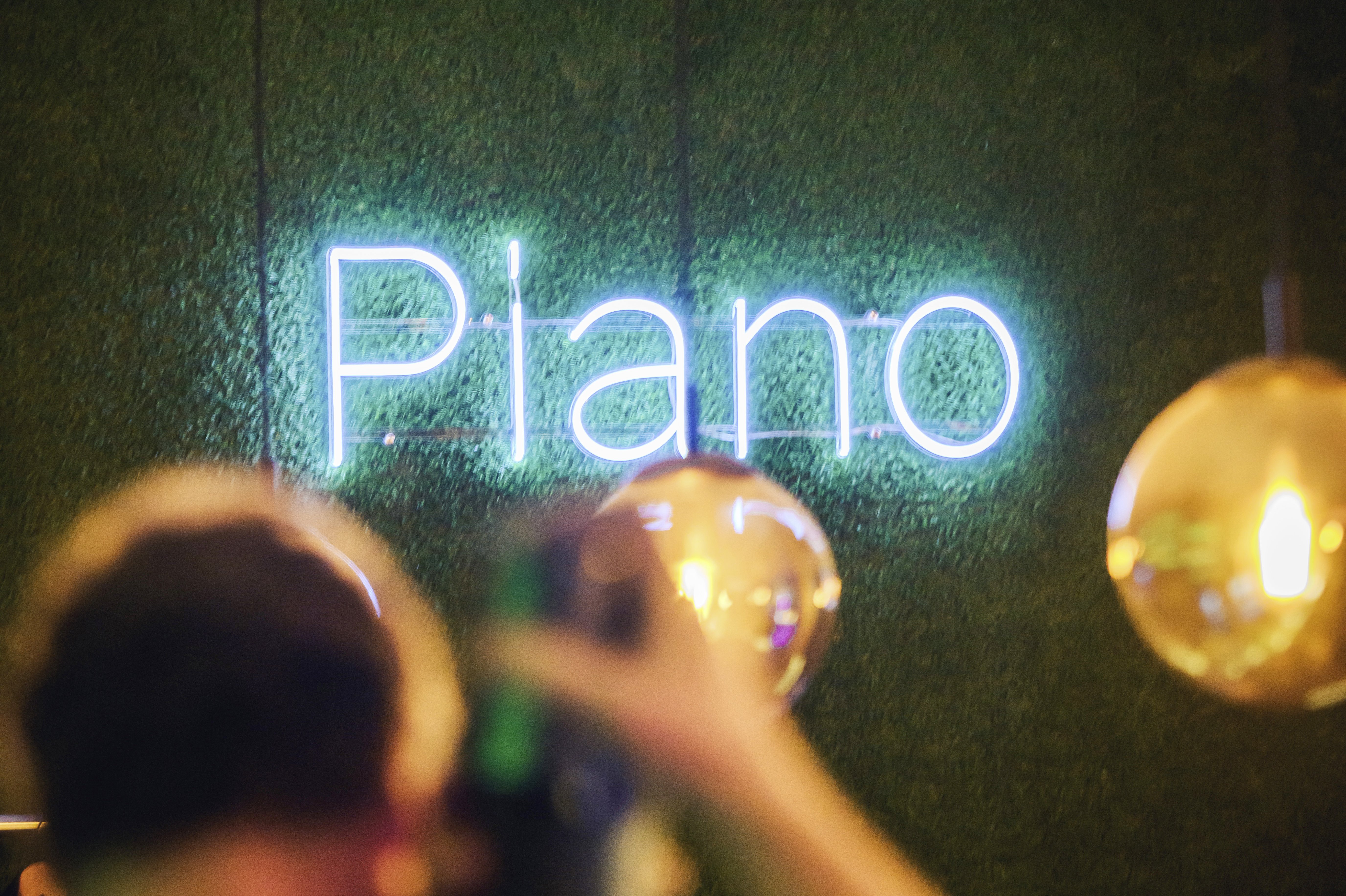 Piano Bar
