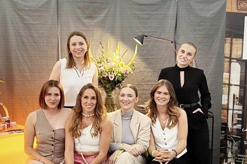 Laura Ritzmann und Tatjana Funke (hintere Reihe) gemeinsam mit den Protagonistinnen des Paneltalks