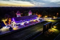Die historische Tribüne sorgt für eine außergewöhnliche Kino-Atmosphäre