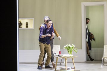 Auf der Bühne vom Schauspiel gibt es Zoff