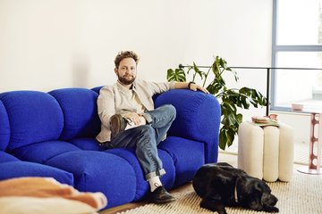 Justin Schüler möchte mit dem tribehouse nicht nur einen Arbeitsplatz schaffen, sondern auch einen Ort des Wohlfühlens und des Austausches