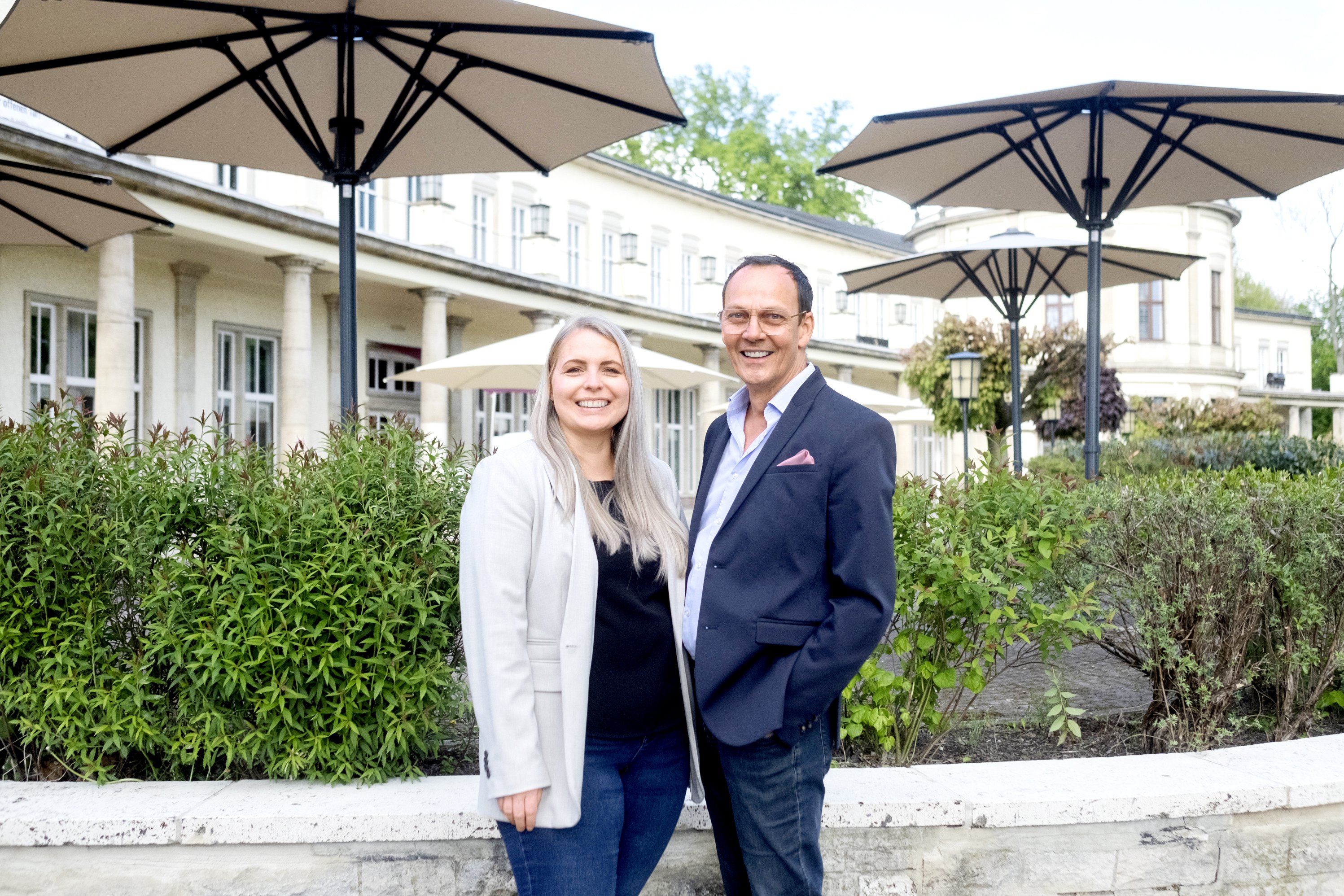 Laura Herfurth unterstützt Jörg Fallen stein im Event- und Sales-Bereich