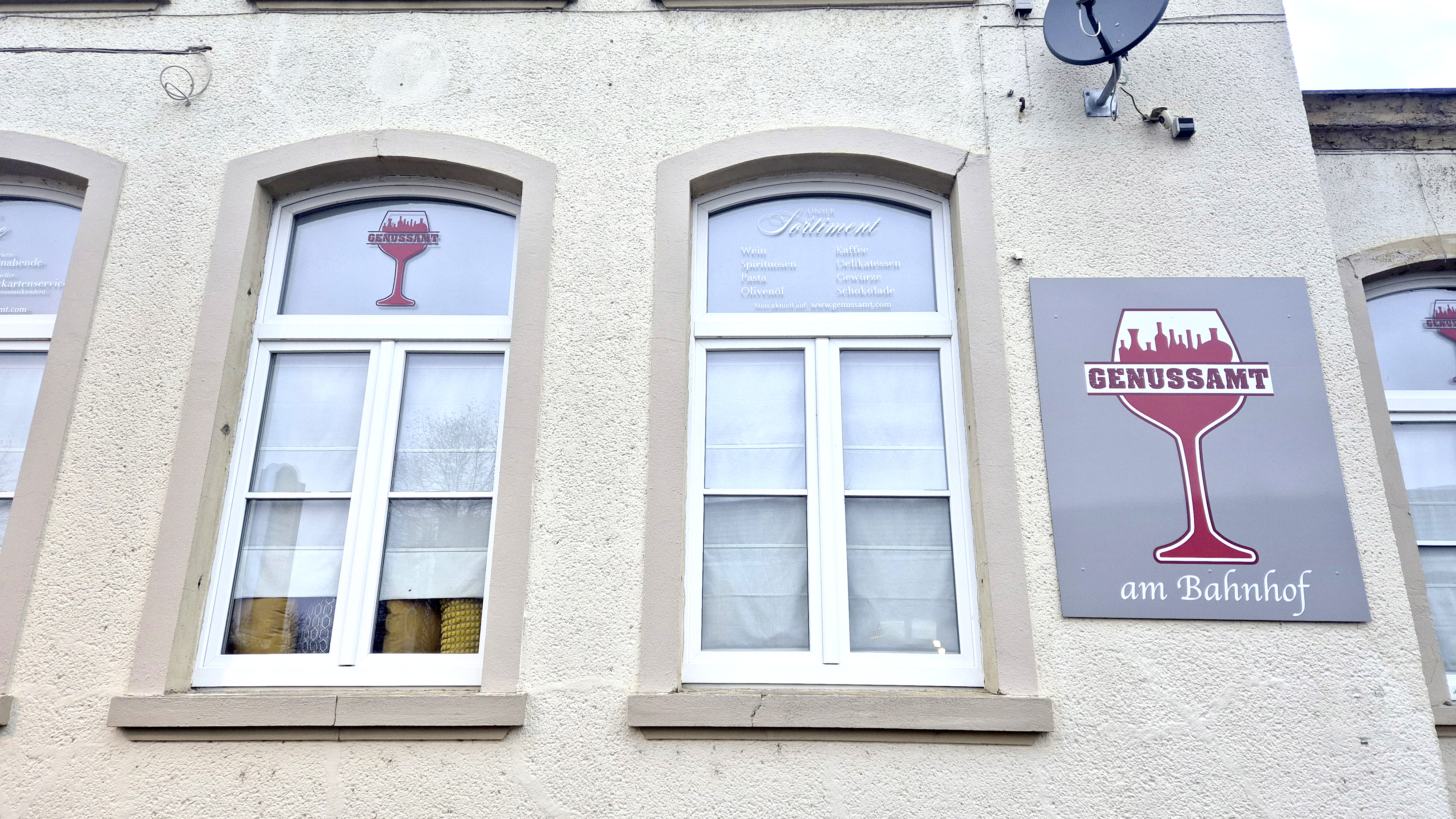 Wo früher Züge hielten, gibt es heute Wein, Öl und Gewürze – beim Genussamt