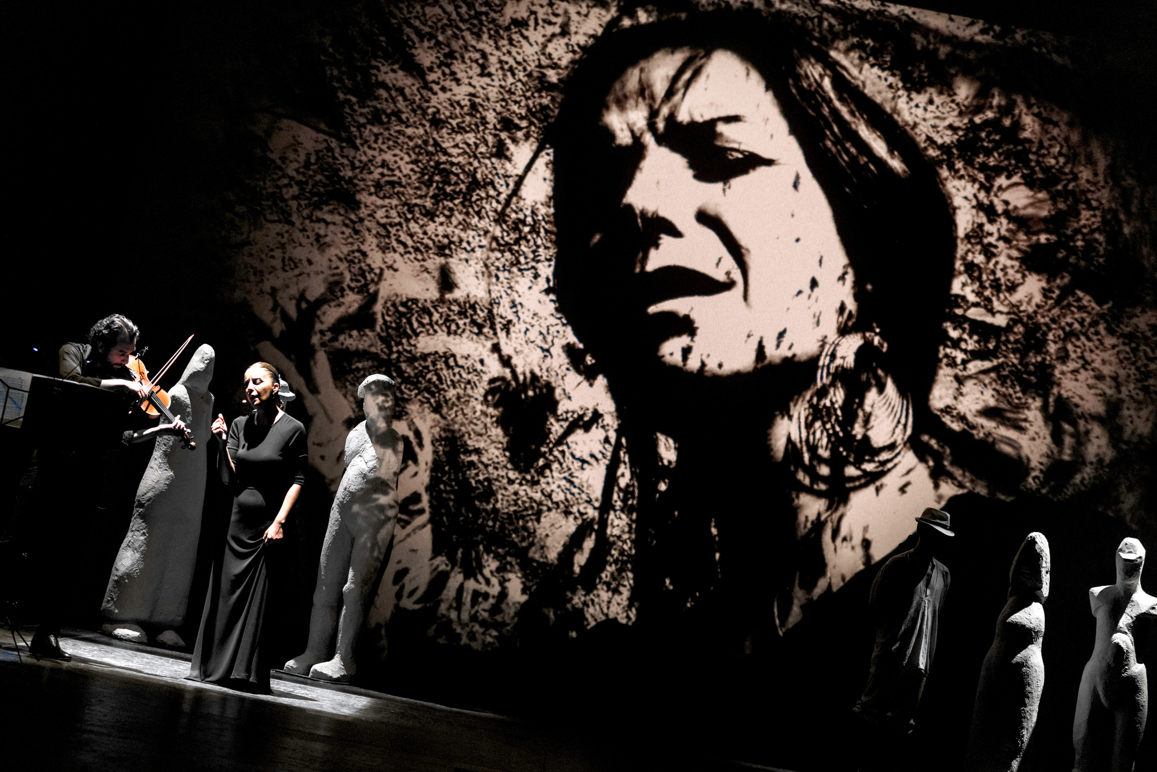 Das katalanische Kollektiv LA FURA DELS BAUS kommt mit dem Musiktheaterstück „Free Bach 212“ nach Weimar